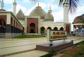Ealah, Gak Cuma Warga Biasa, Sandal Balon Bupati Kampar pun Bisa Hilang di Masjid Islamic Center